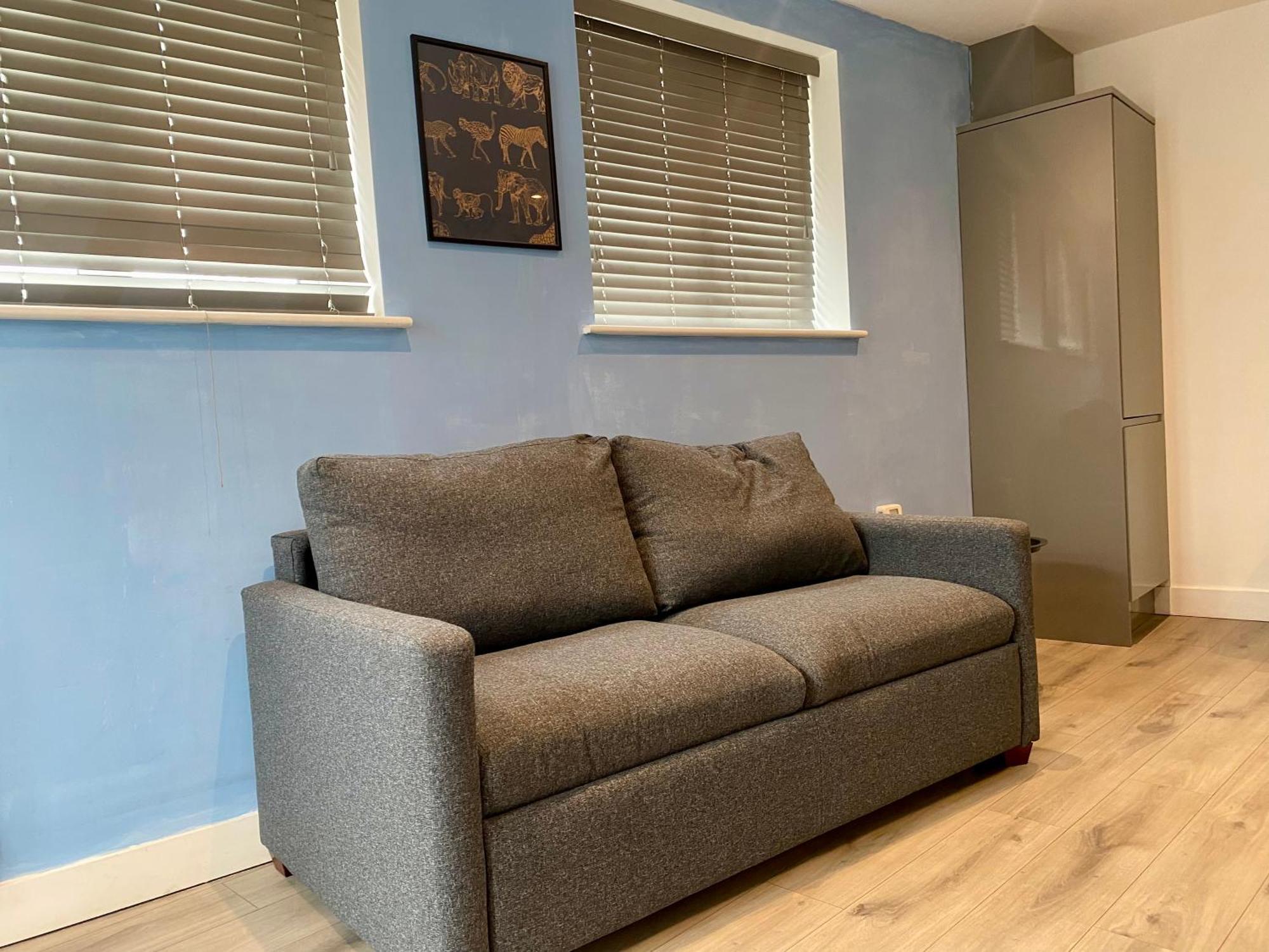 Apartment 6 — Photos 1